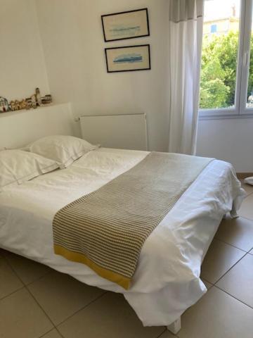 Chez Marie Apartment Maillane Bagian luar foto